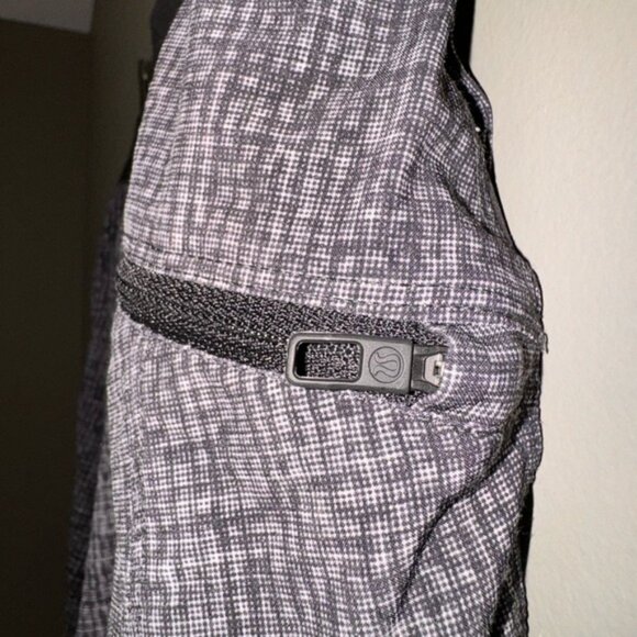 Lululemon T.H.E. Short liner less 9” - Picture 4 of 6